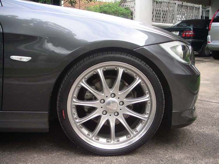 2006 BMW 325 with Hartge Classic I wheels