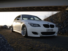 2010 BMW M5 with 19x11 Rial Daytonta wheels