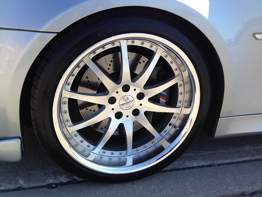 2010 BMW M5 with Radenergie R10 wheels