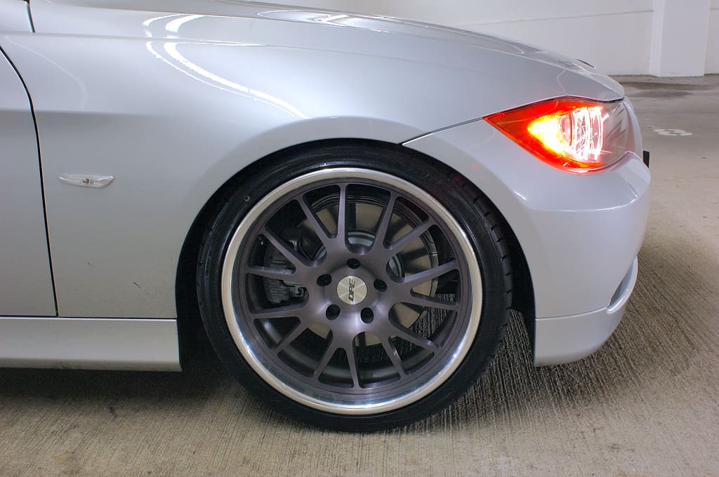 2006 BMW 330 with 19x8 DPE GT7 wheels