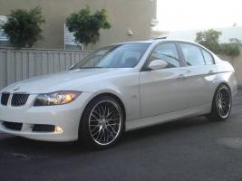 2006 BMW 330 with 19x8.5 Maya STM wheels