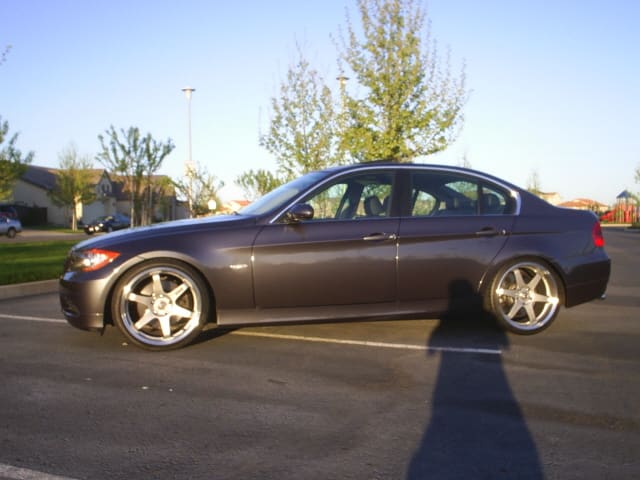 2006 BMW 330 with Volk LE37 wheels