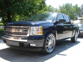 2007 Chevrolet Silverado 2500HD with KMC Dimes wheels