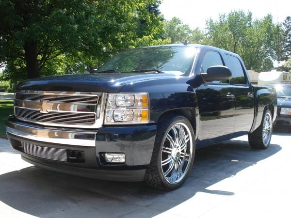 2007 Chevrolet Silverado 2500HD with KMC Dimes wheels