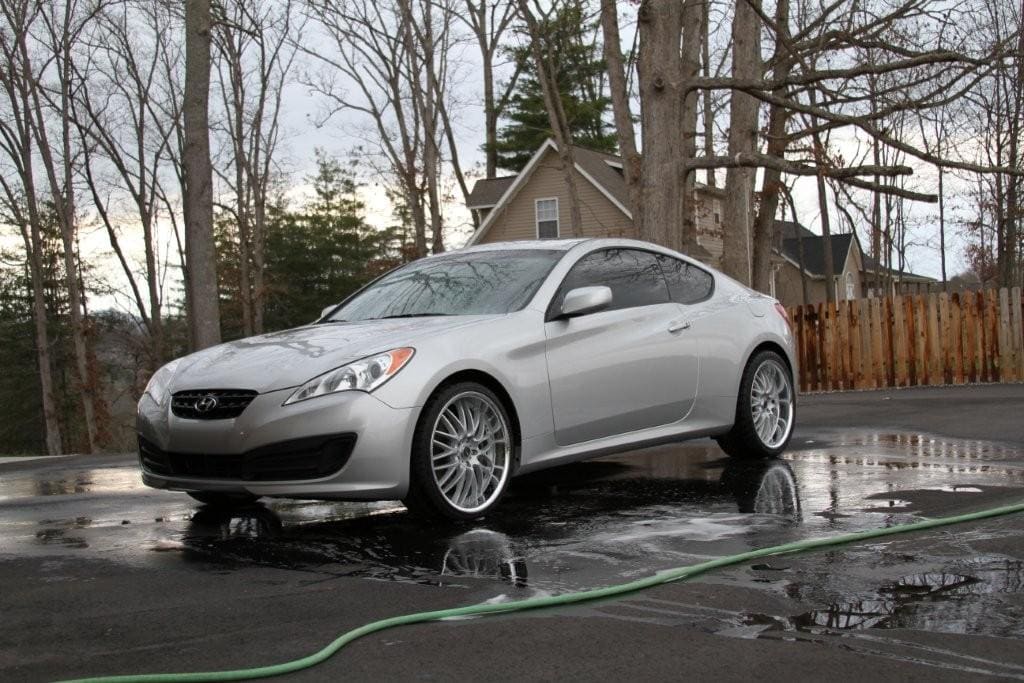 2010 Hyundai Genesis Coupe with 20x8.5 MSR 093 wheels