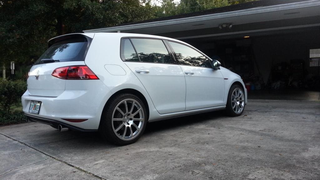 2011 Volkswagen GTI with Sportec Mono wheels