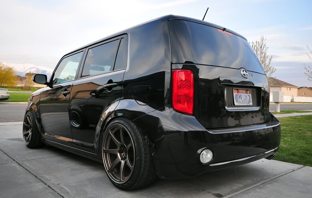 2009 Scion xB with 18x9.5 MB Battle wheels