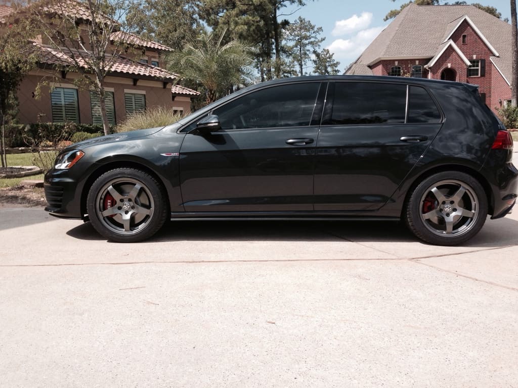 2014 Volkswagen GTI with Neuspeed RSE05 wheels