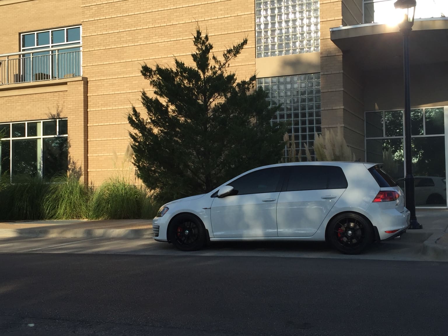 2014 Volkswagen GTI with 18x8 RSe10 wheels