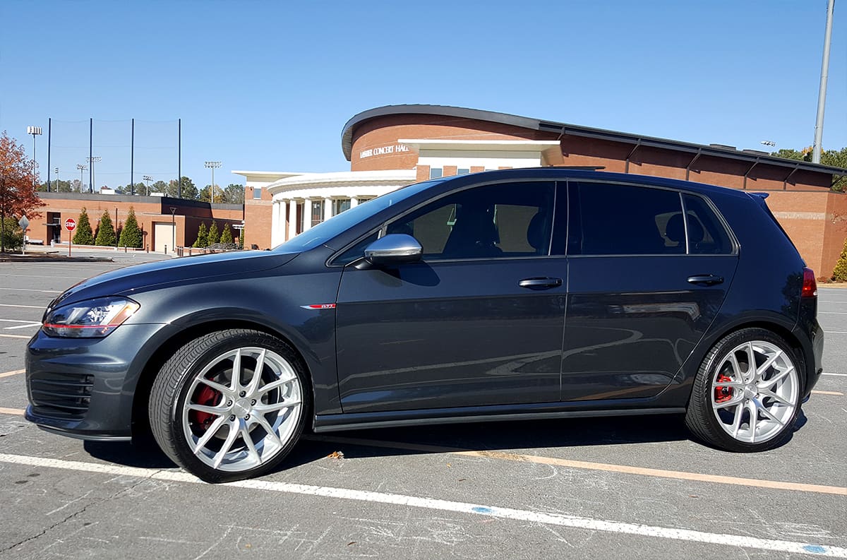 2014 Volkswagen GTI with Niche Targa M130 wheels