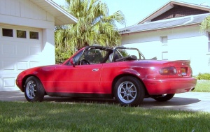 2005 Mazda MX-5 Miata with 14x5.5 Volk CE28N wheels