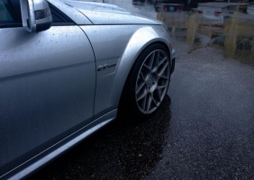 2010 Mercedes-Benz C-Class with 19x9.5 wheels