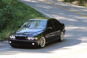 2000 BMW 528 with BMW M5 Replica wheels