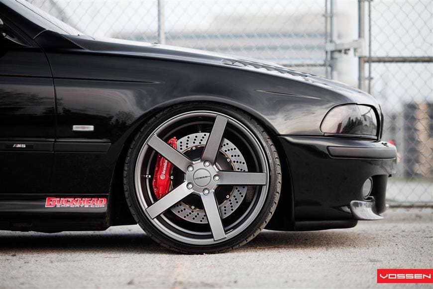 2000 BMW 528 with 19x8.5 Vossen CV3 wheels