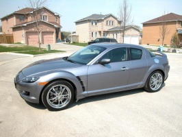 2008 Mazda RX-8 with 18x8 Avanue wheels