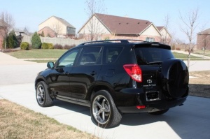 2006 Toyota RAV4 with TSW Thruxtons wheels
