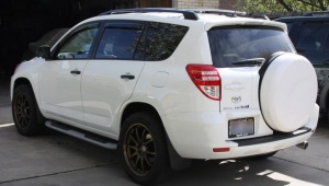 2008 Toyota RAV4 with 19x8.5 Volk CE28N wheels