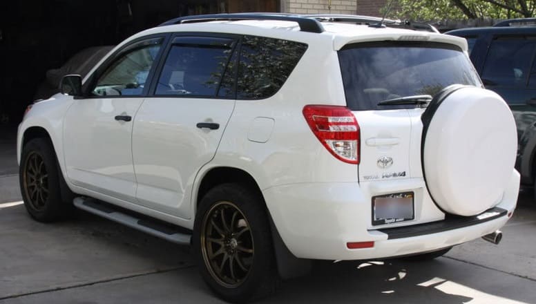 2008 Toyota RAV4 with 19x8.5 Volk CE28N wheels