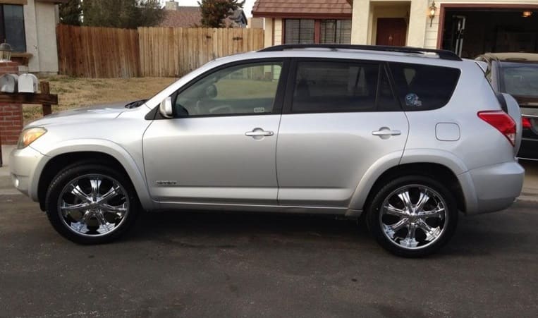 2008 Toyota RAV4 with Velocity 725 wheels