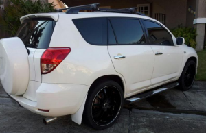 2007 Toyota RAV4 with 22x9 Status wheels