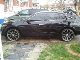 2013 Honda Crosstour with Vossen cv1 wheels