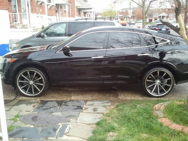2013 Honda Crosstour with Vossen cv1 wheels