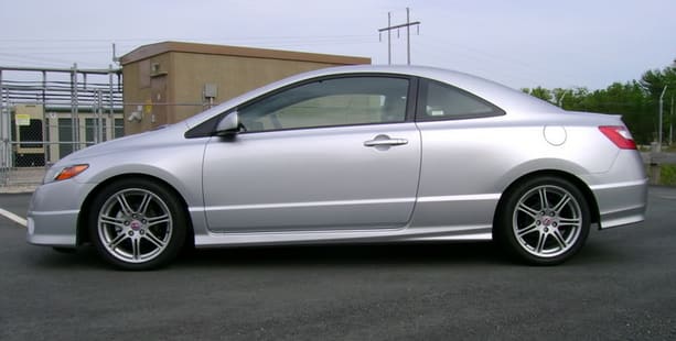 2007 Honda Civic with 17x7 OEM Honda Type-R wheels