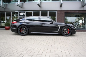 2014 Porsche Panamera with Modulare C11 wheels