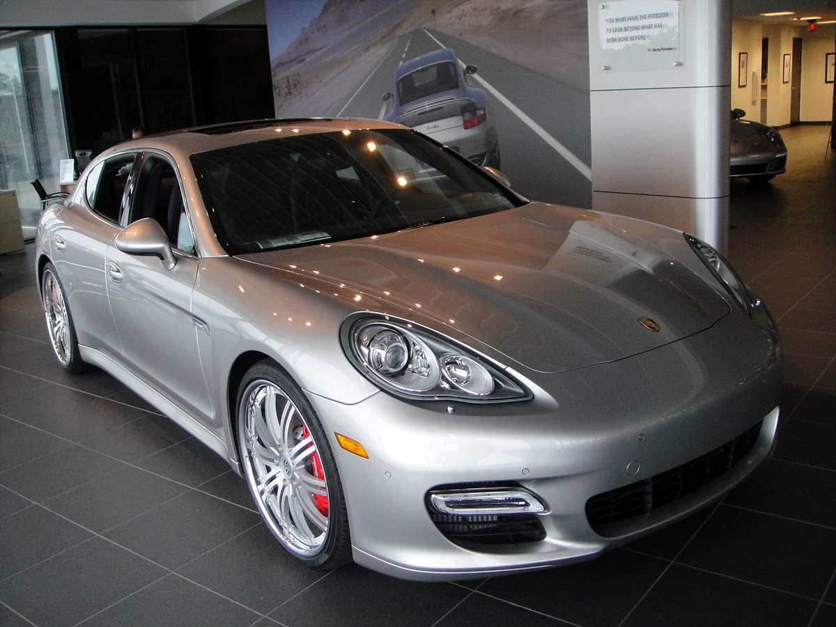 2014 Porsche Panamera with Modulare M13 wheels
