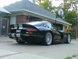 2006 Dodge Viper with HRE 540R wheels