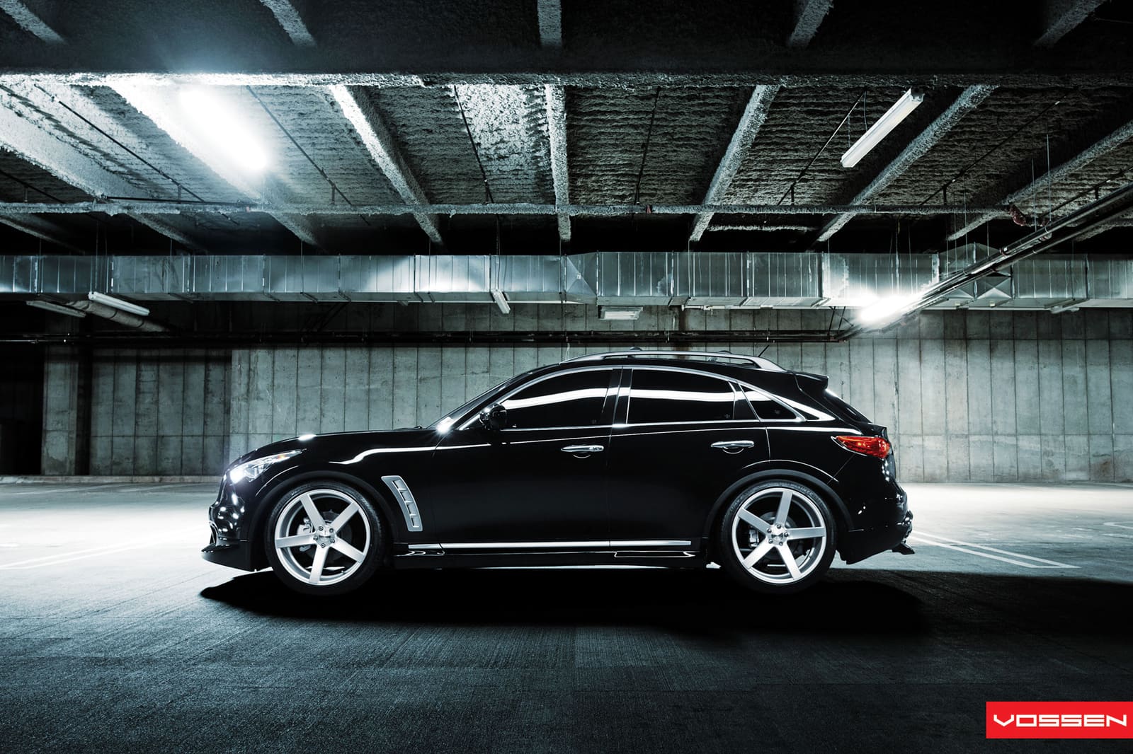 2015 Infiniti QX70 with 22x10.5 Vossen CV3 wheels
