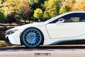 2016 BMW i8 with 22x9 Rennen wheels
