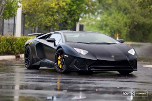 2014 Lamborghini Aventador with 20x9 Vossen NV1 wheels