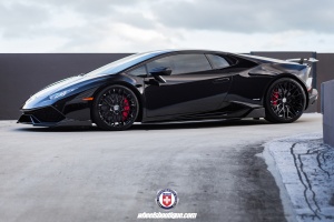 2015 Lamborghini Huracan with 20x9 HRE P200 wheels
