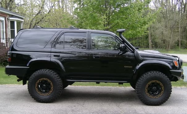 2009 Toyota 4Runner with 16x8 Eagle Alloy Series 137 wheels
