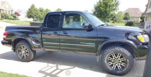 2006 Toyota Tundra with 17x8 Hello wheels