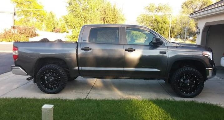 2008 Toyota Tundra with 20x9 Dropstars wheels