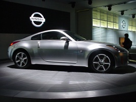 2003 Nissan 350Z with 18x8.5 xxr 527 wheels