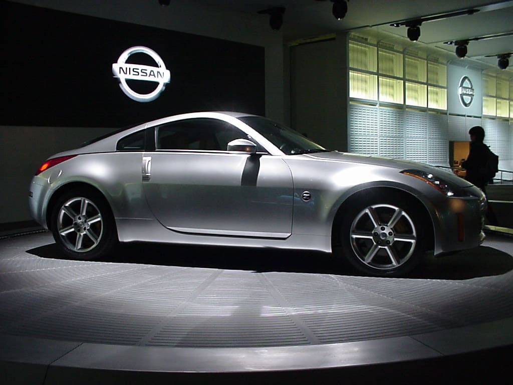 2003 Nissan 350Z with 18x8.5 xxr 527 wheels