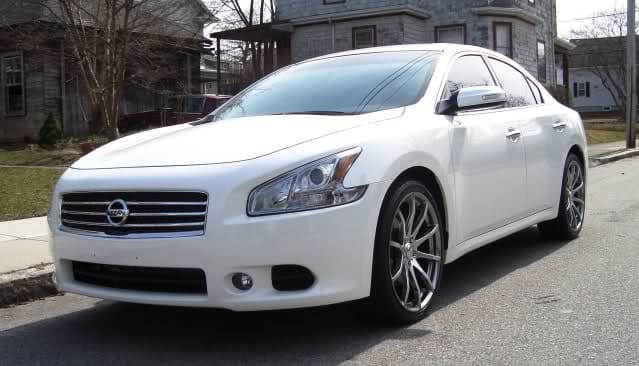 2009 Nissan Maxima with Privat Vulkan wheels