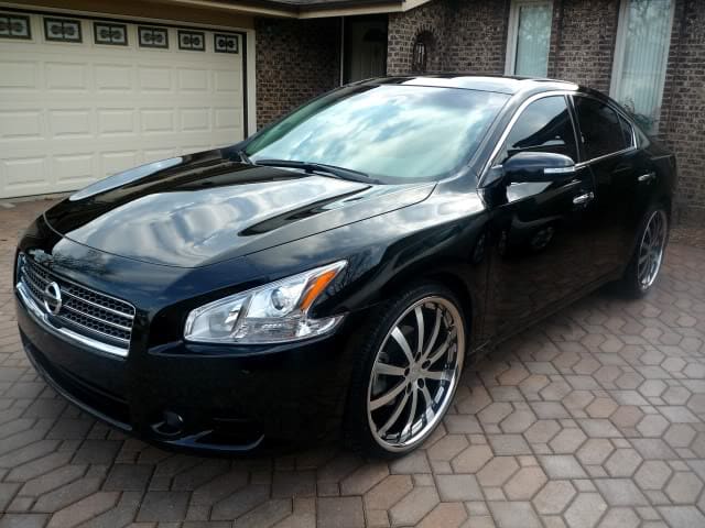 2009 Nissan Maxima with 22x9 Vossen wheels