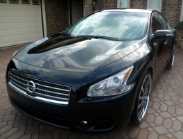 2009 Nissan Maxima with 22x9 wheels