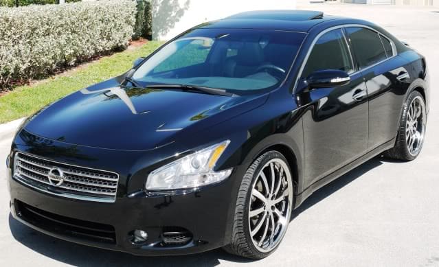 2010 Nissan Maxima with 22x9 Vossen VVS083 wheels