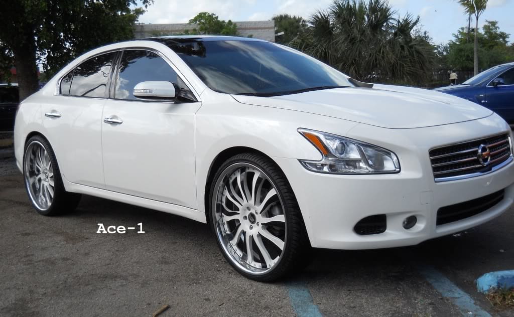 2010 Nissan Maxima with ACE Forgiato wheels