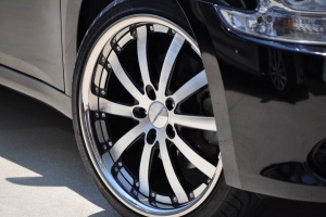 2010 Nissan Maxima with 20x10.5 Vossen VVS83 wheels