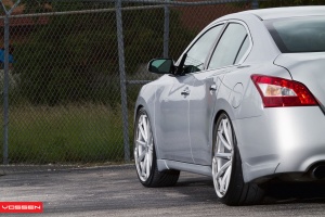 2010 Nissan Maxima with 22x9 wheels