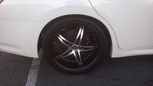 2011 Nissan Maxima with 20x8.5 wheels