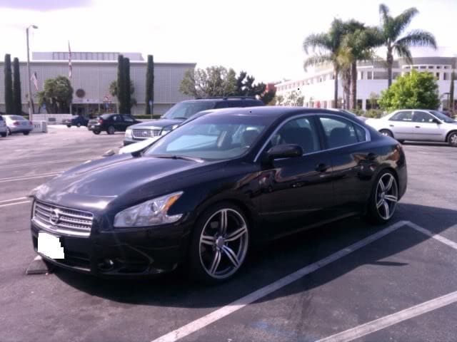 2010 Nissan Maxima with 20x9.5 wheels