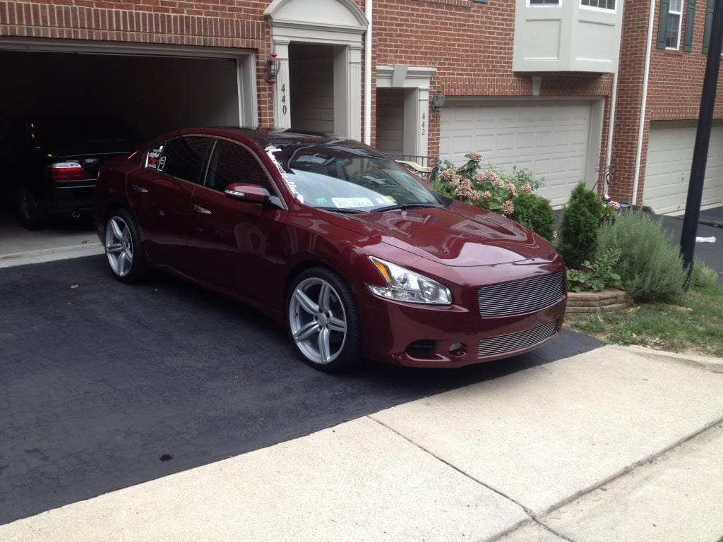2011 Nissan Maxima with 20x8.5 wheels