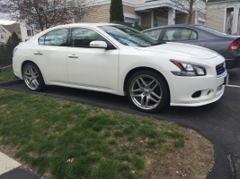 2014 Nissan Maxima with Inovit Speedy wheels